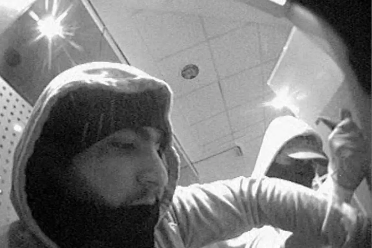 Fotofahndung in Minden-Lübbecke - Versuchter Aufbruch von Geldautomaten
