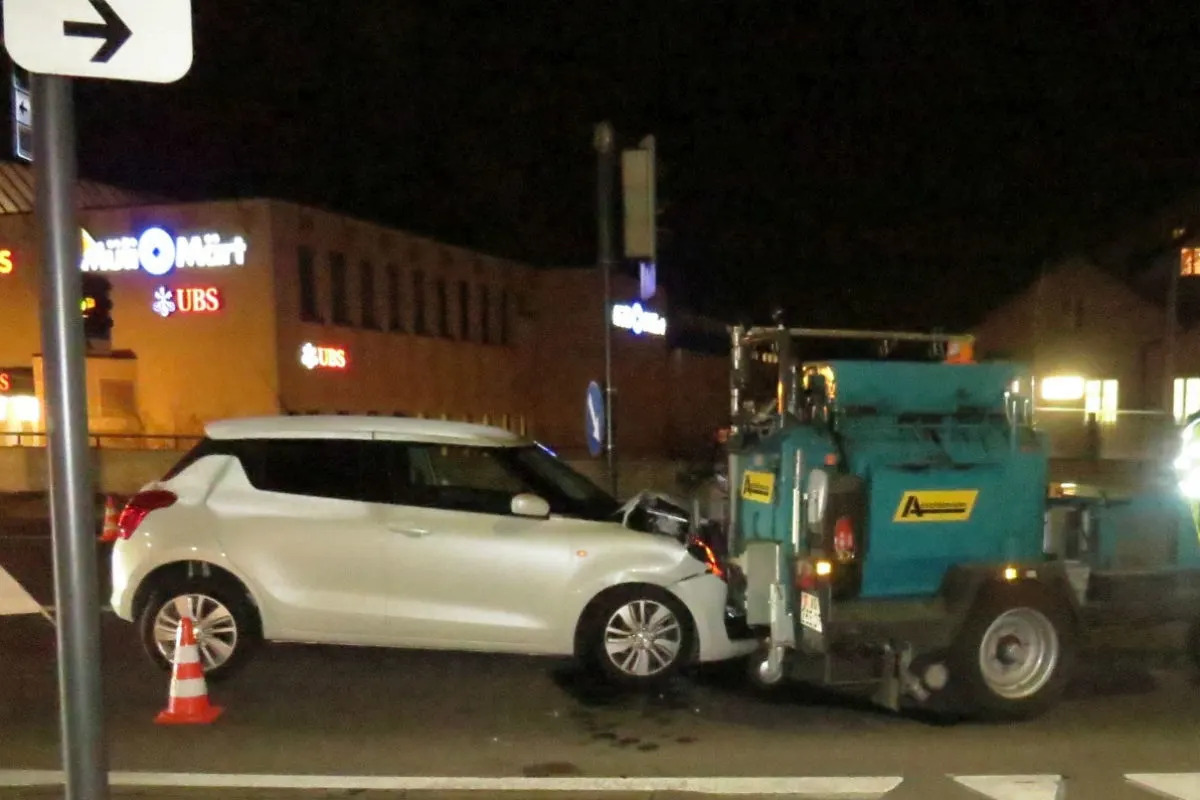 Lenzburg AG - Führerausweis  nach Crash mit Strassenfräsmaschine entzogen