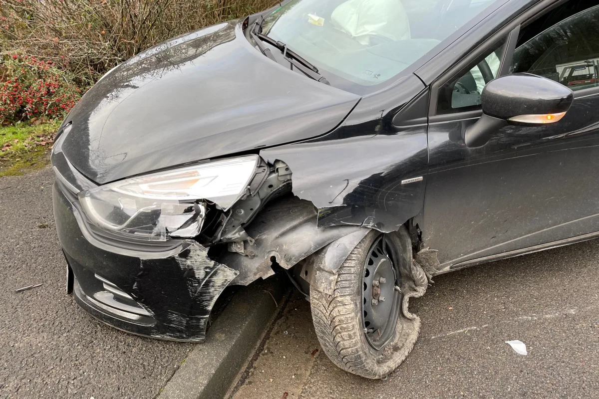 In Engelskirchen von der Straße abgekommen – Der Lenker wurde verletzt