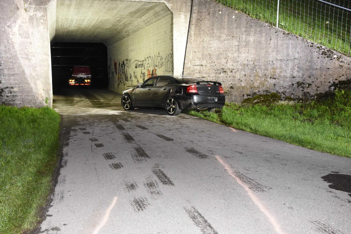 Benken SG – Fahrunfähig Unfall verursacht