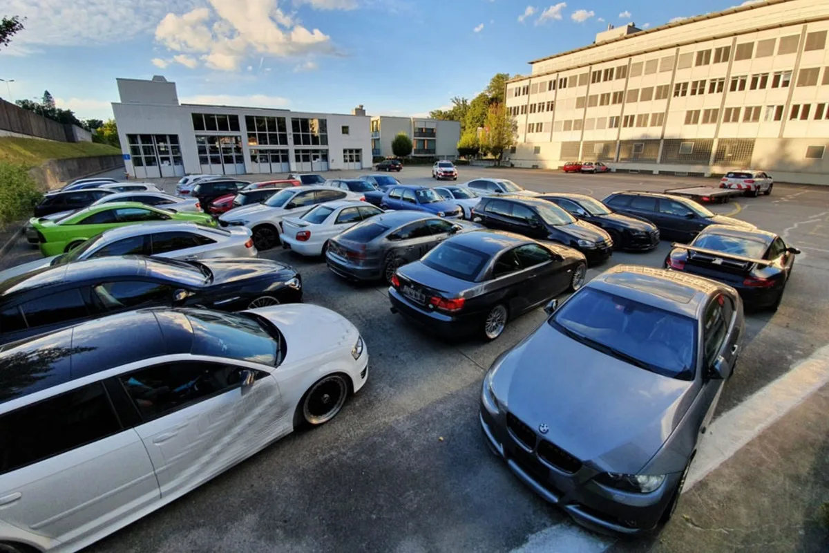 Kontrolle in Luzern - 14 Autos ( Audi, BMW's, Mercedes, Subaru, Porsche etc.) der Polizei sichergestellt 