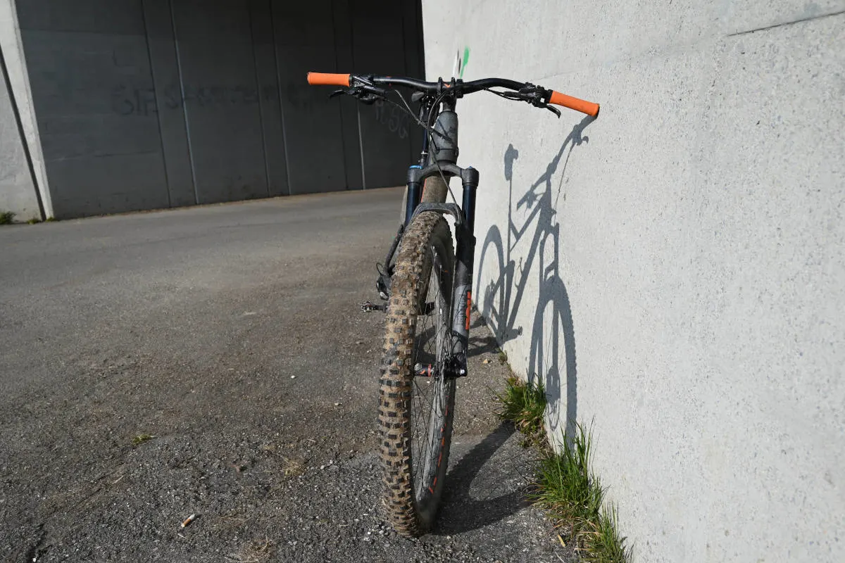 Uzwil SG – Auto kollidiert mit Mountainbike