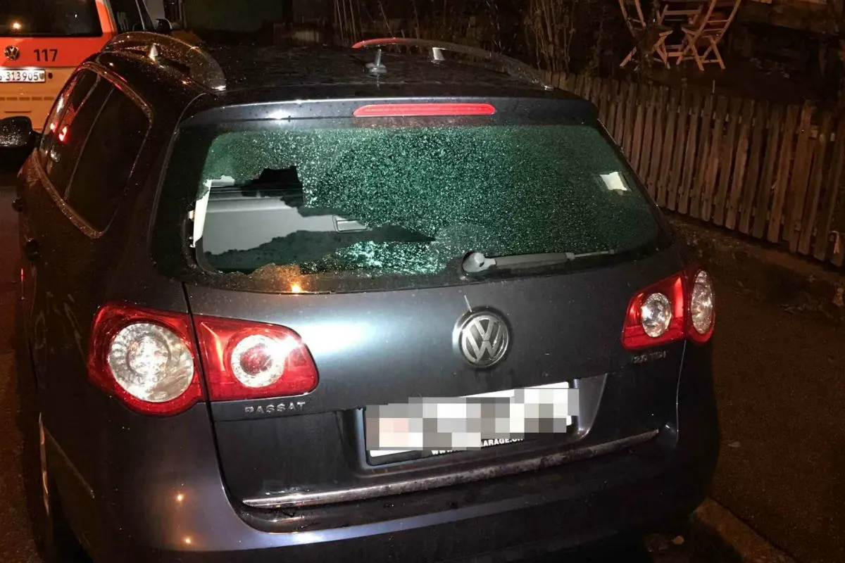 St.Gallen SG - Scheiben von zehn Autos eingeschlagen