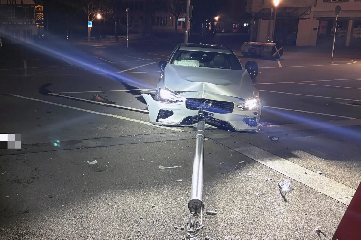 Weinfelden TG – Mit Auto in Schaufenster gekracht