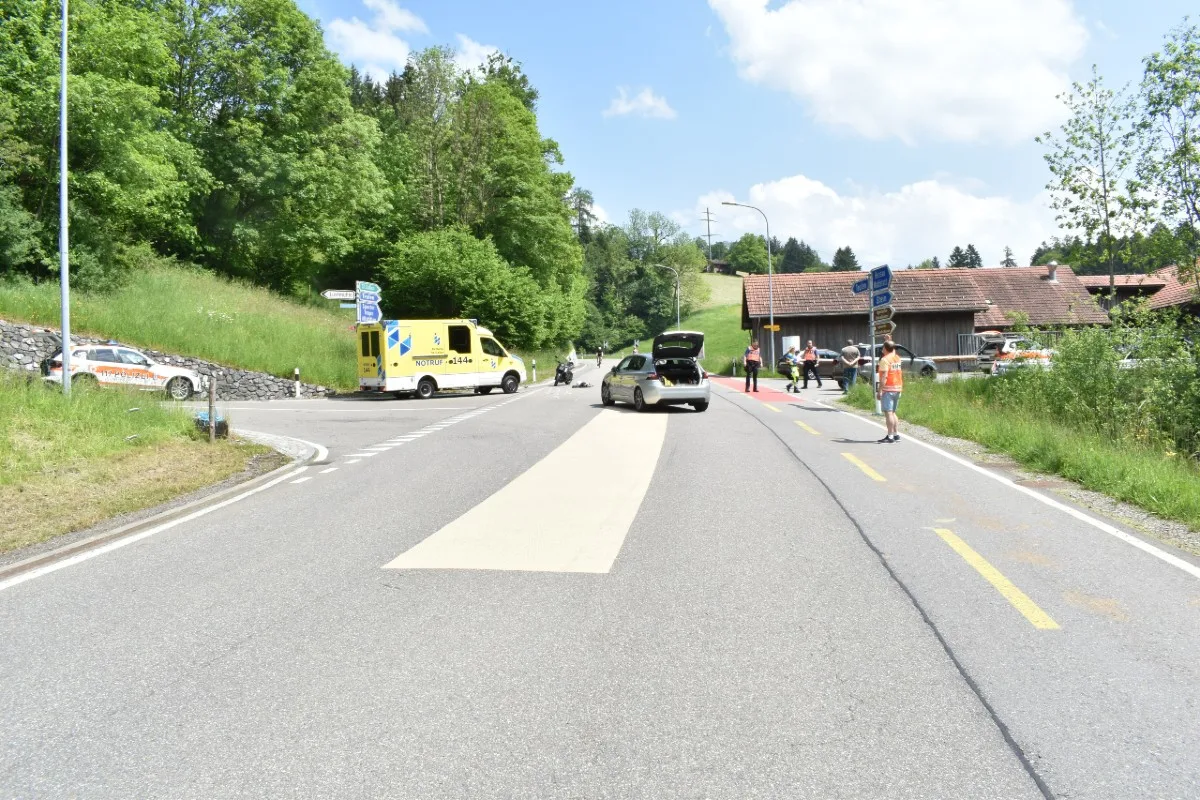 67-jährige Motorradfahrerin bei Unfall in Niederteufen AR verletzt 