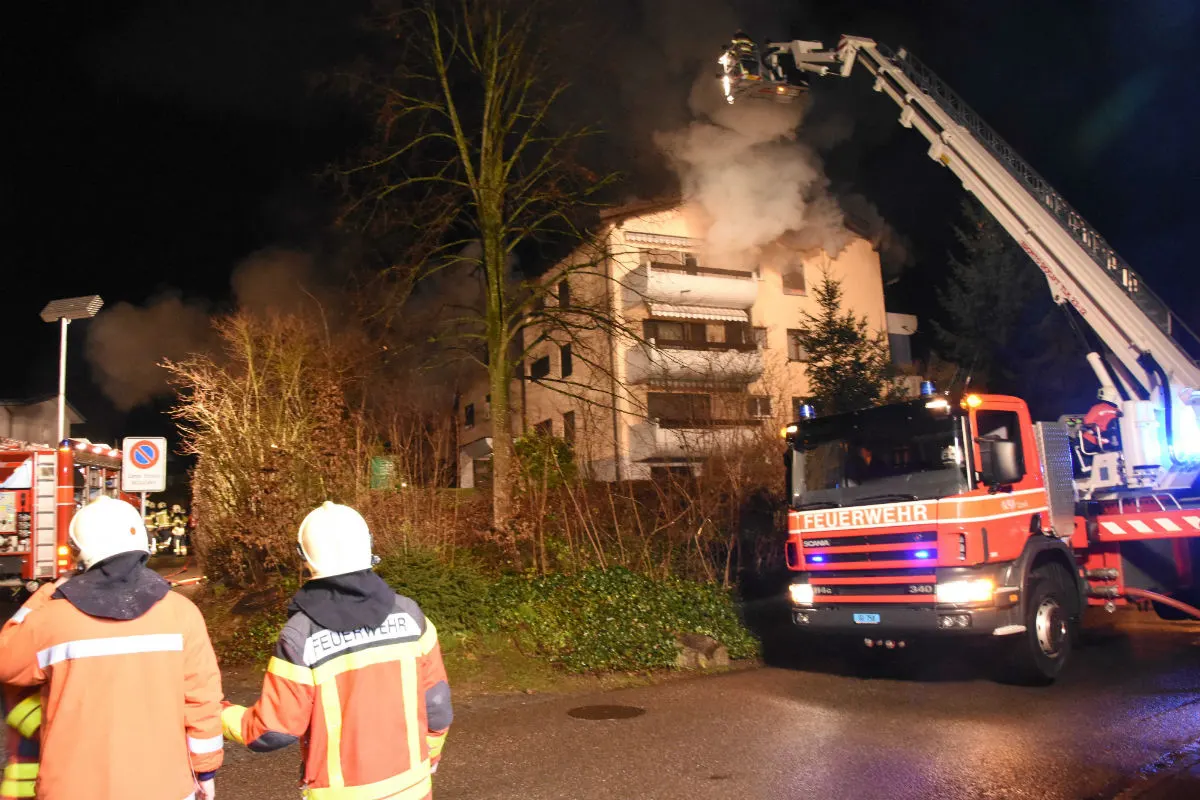 Niederuzwil SG - Mehrere Personen nach Brand im Spital