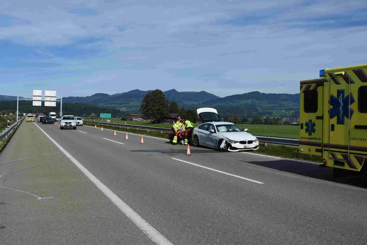 Unfall Benken SG - Auffahrkollision auf der Autobahn