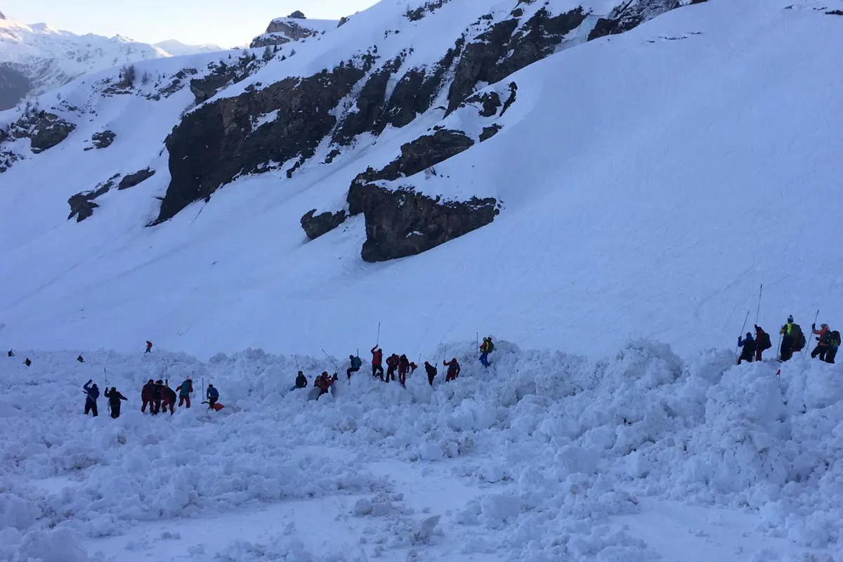 Crans-Montana VS - Lawinenniedergang – mehrere Personen verschüttet