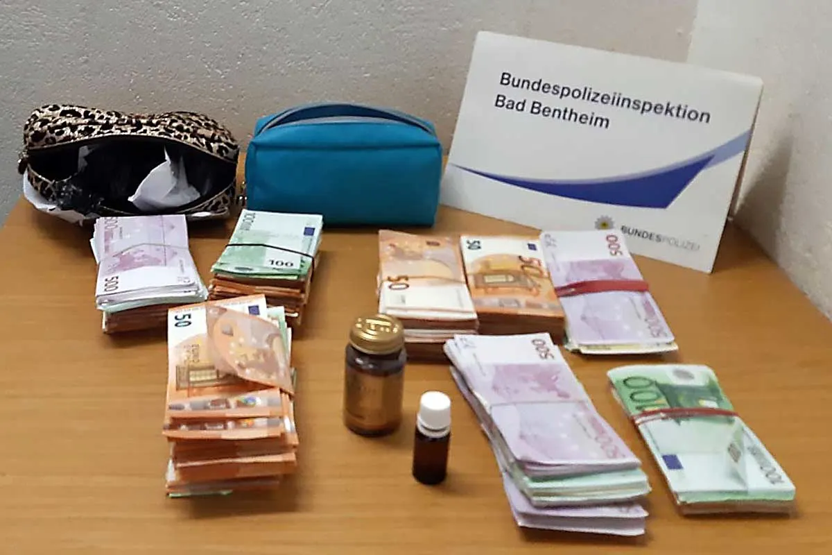 Bargeldschmuggel in Bad Bentheim - Frau nach Geldwäsche unter Verdacht!