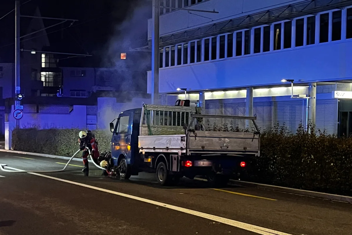 Frauenfeld TG - Lieferwagen in Brand geraten