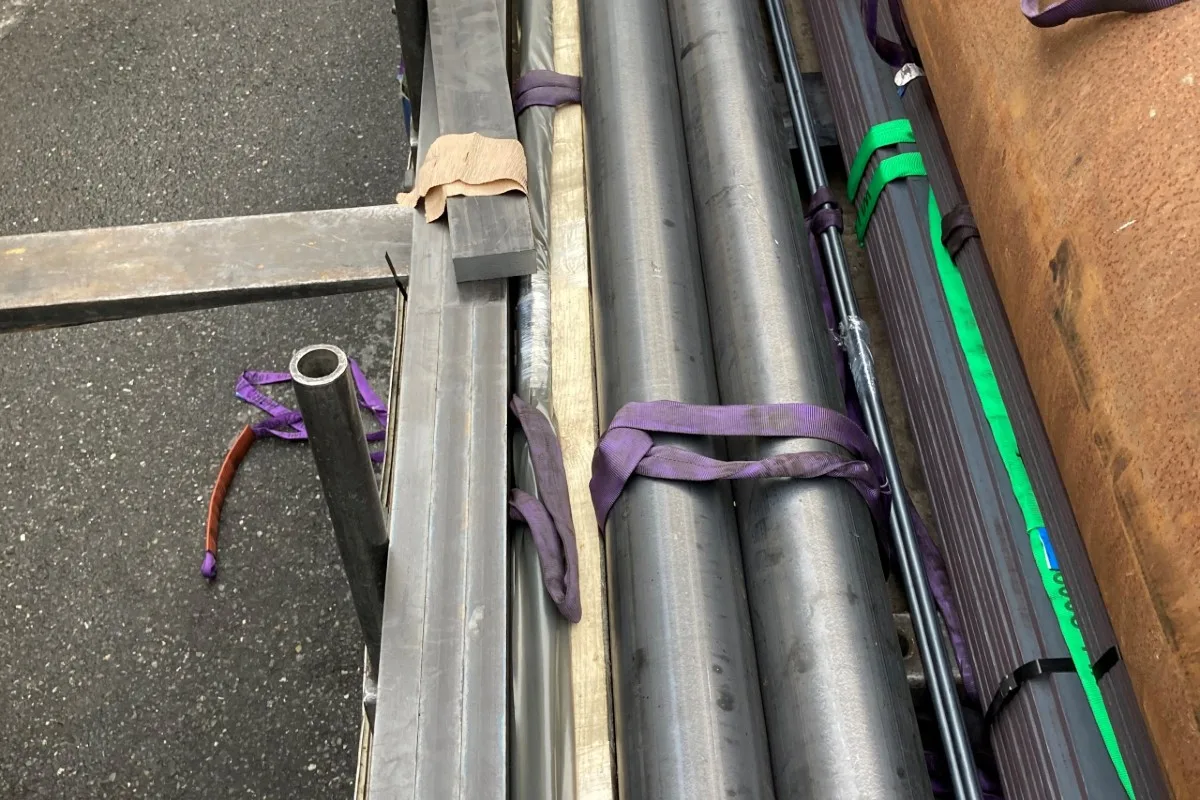 Glarus - Mann verletzte sich bei der Arbeit die Hand