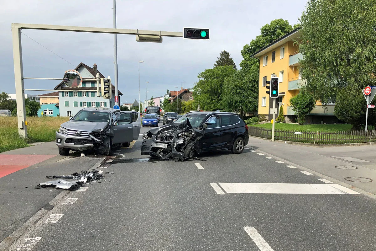 Emmen LU – Zwei Personen bei Frontalkollision verletzt