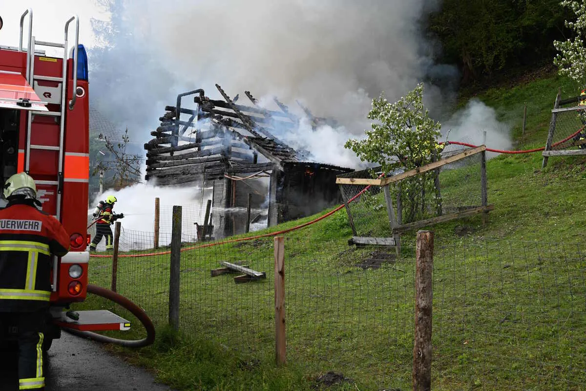 Sargans SG - Stall brennt komplett ab 