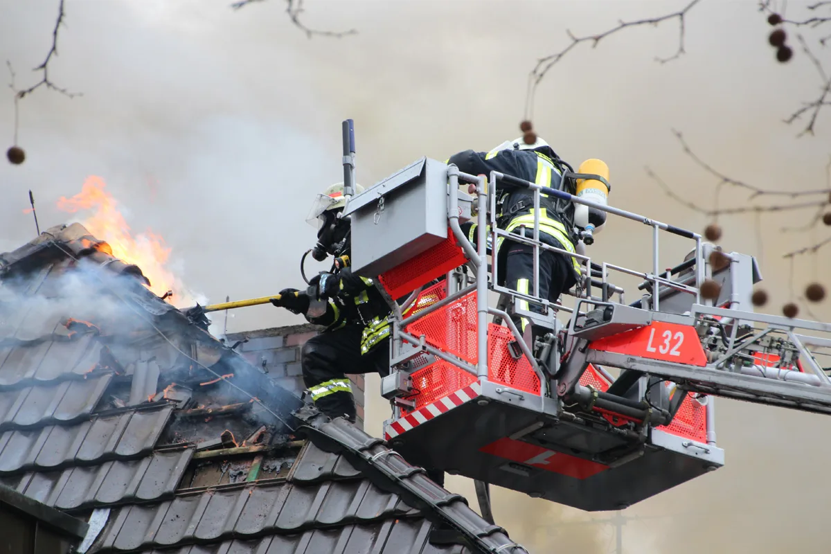 Bonn – Balkonbrand in Mehrfamilienhaus