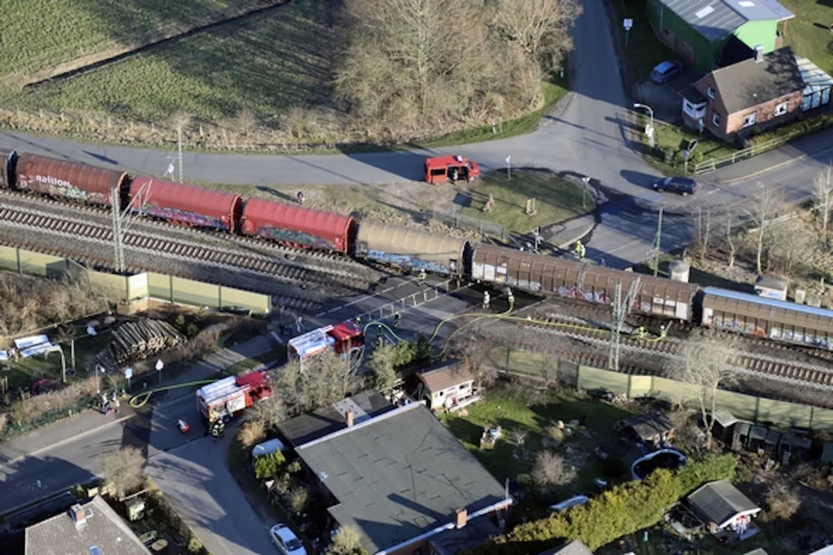 Brokstedt – Defekte Bremsen am Güterzug verursachen Böschungsbrand