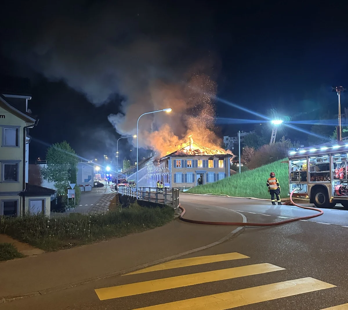 Herisau AR – Brand legt Verkehr am Morgen lahm