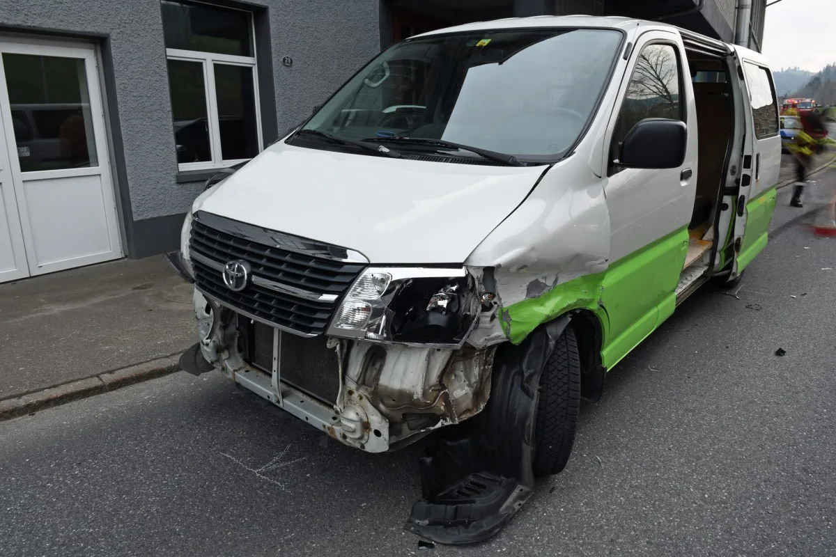 Escholzmatt-Marbach LU - Kantonsstrasse wegen Unfall zeitweise gesperrt