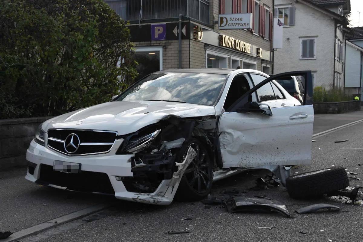 Gossau SG – Zwei verletzte Personen bei Frontalkollision