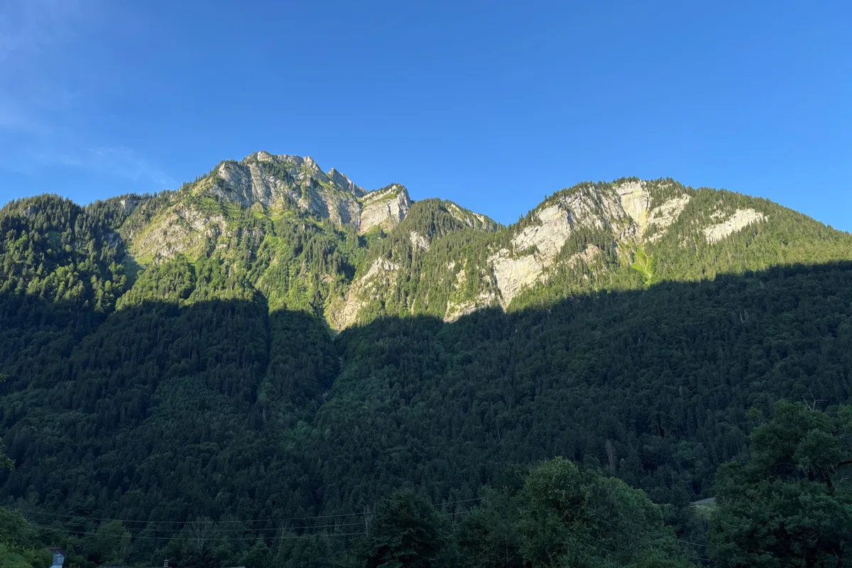 Wilderswil BE – Basejumper stürzt tödlich ab