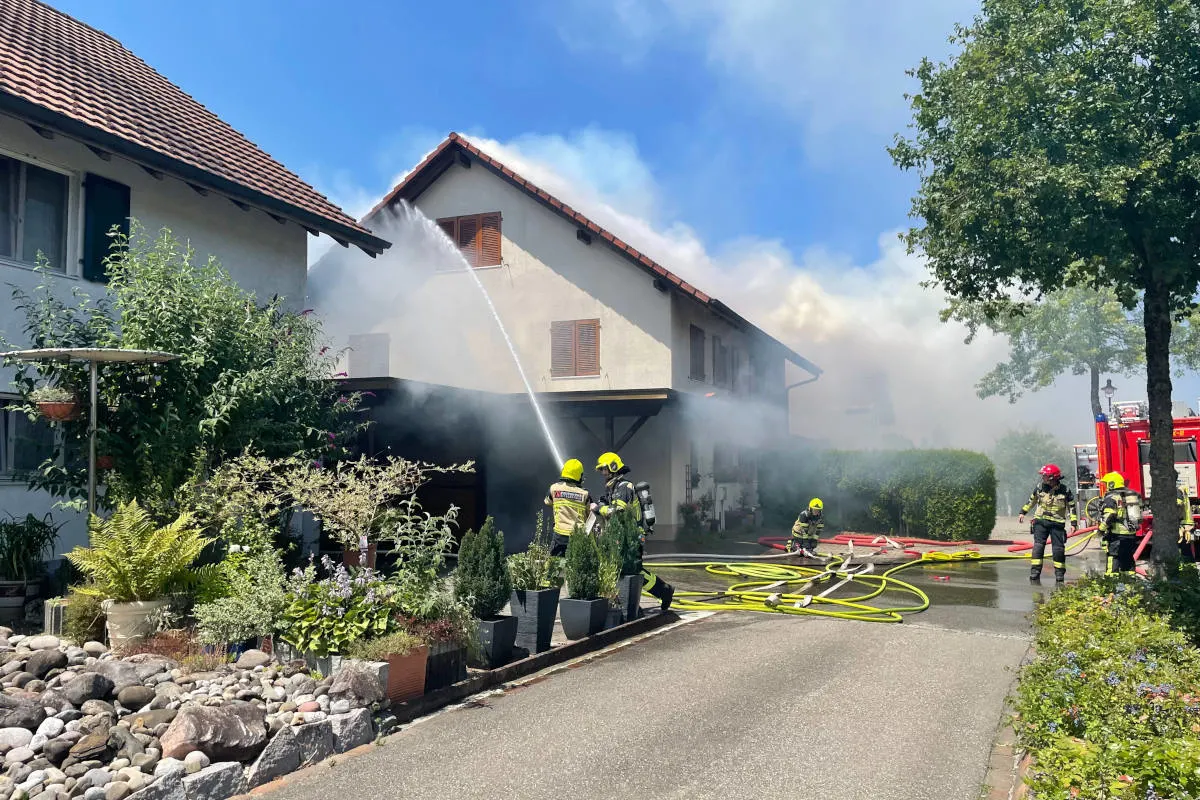 Eiken AG – Brand verwüstet Doppeleinfamilienhaus