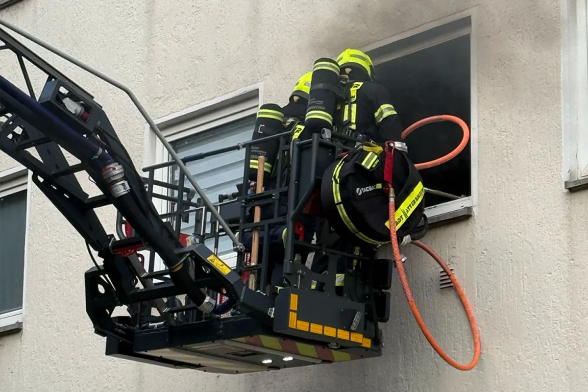 Hattersheim HE – Küchenbrand in Mehrfamilienhaus