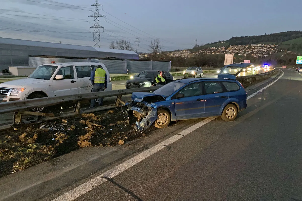 A14/Inwil LU - Schleuderpartie auf der Autobahn