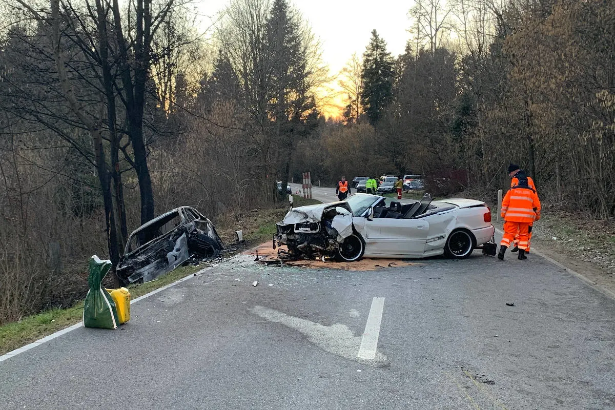Aathal-Seegräben ZH – Verkehrsunfall fordert zwei Verletzte