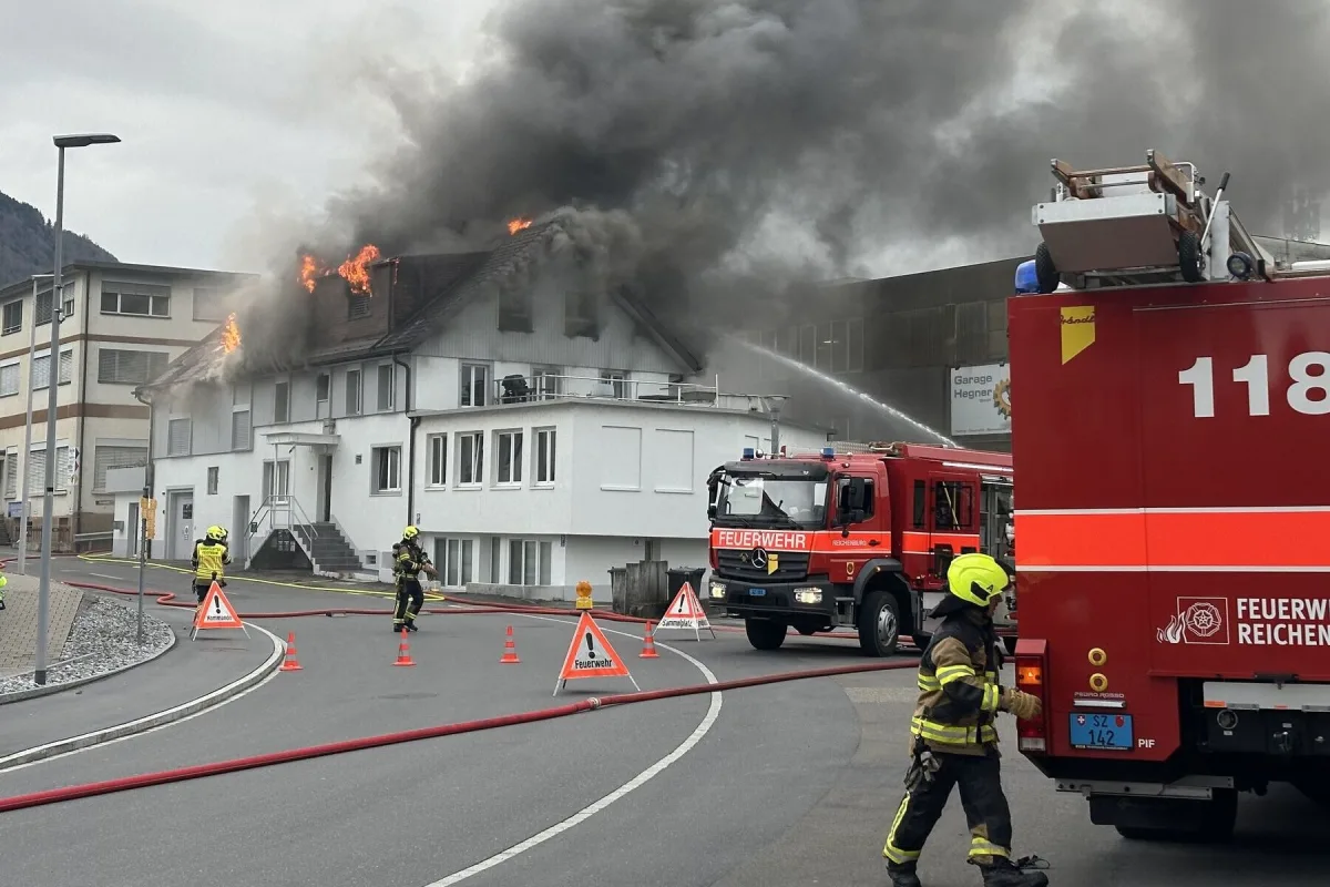 Reichenburg SZ – Haus nach Brand unbewohnbar