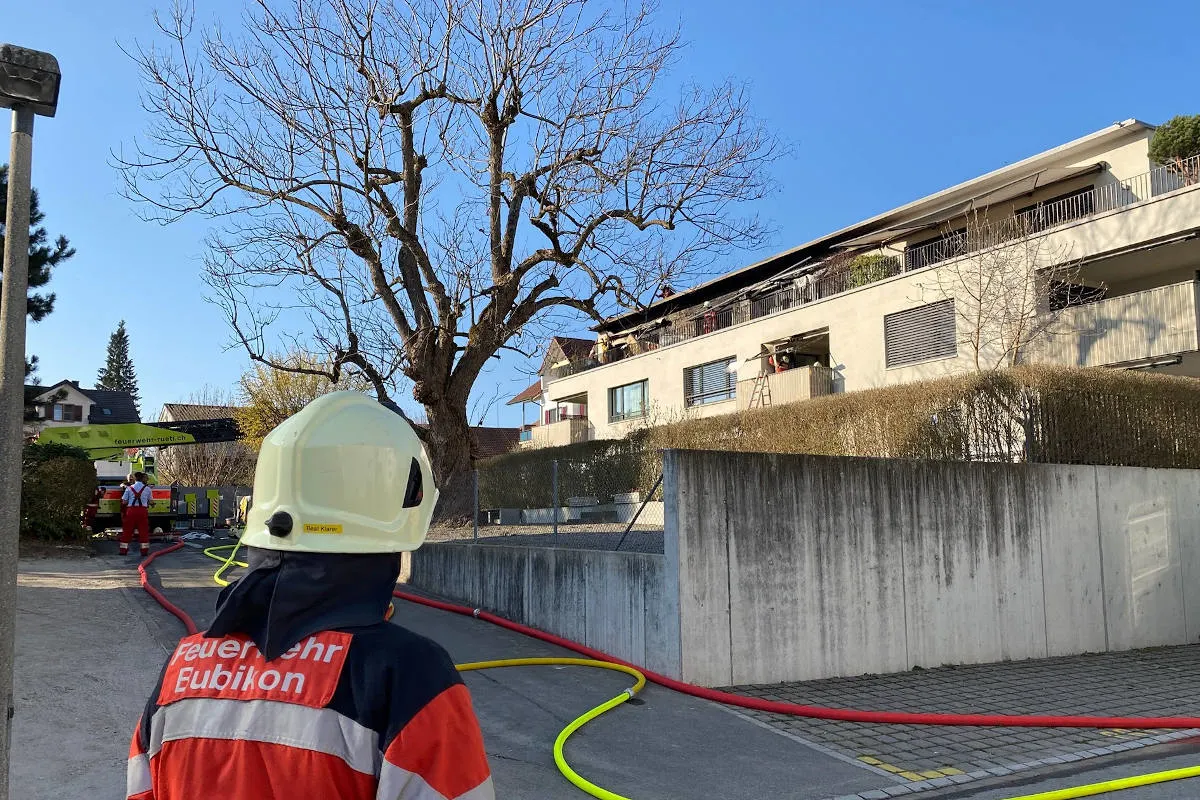 Bubikon ZH – Hoher Sachschaden bei Wohnungsbrand