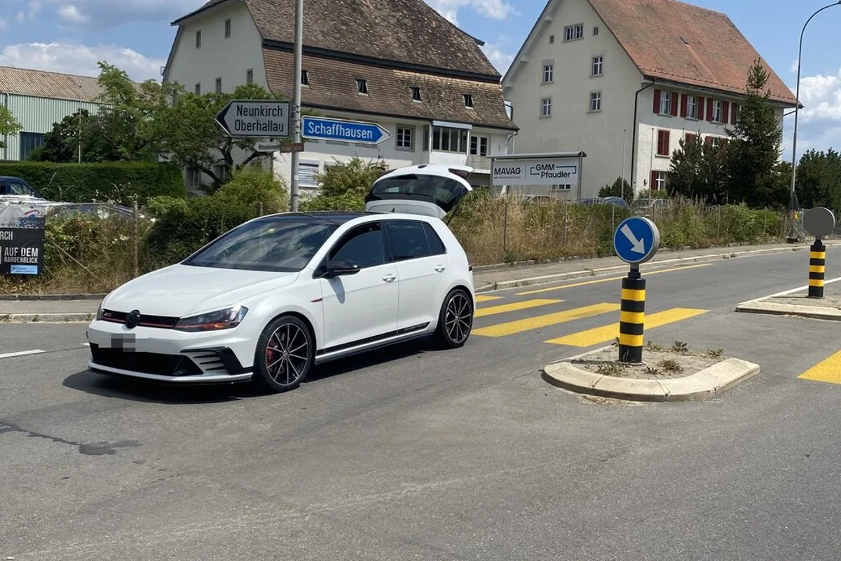 Neunkirch SH - Mädchen auf Fussgängerstreifen angefahren und verletzt