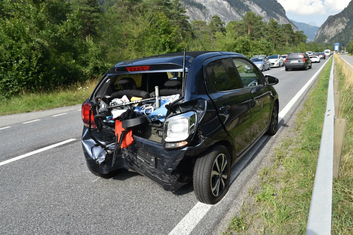 Landquart GR - Verletzter nach heftigem Auffahrunfall