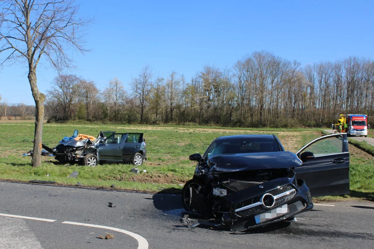 Vettweiß - Zwei Schwerverletzte Senioren bei Verkehrsunfall