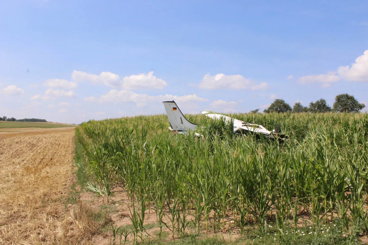 Notlandung in Maisfeld