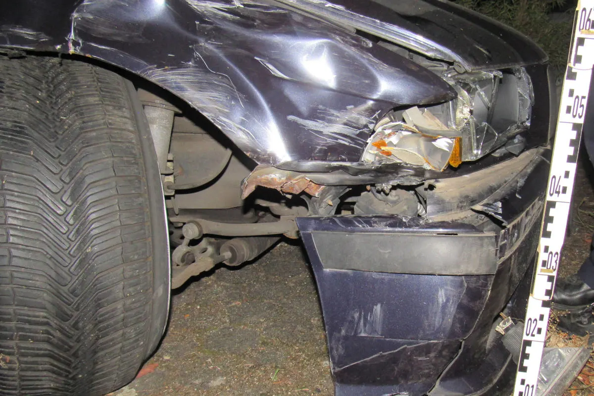 Alkoholisiert in geparkte Autos geprallt und geflüchtet