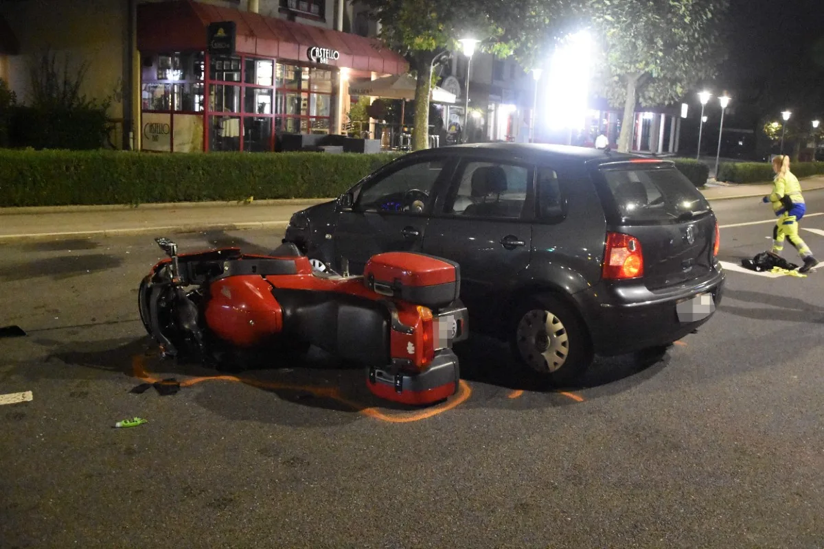 Au SG - Hauptstrasse nach Unfall gesperrt