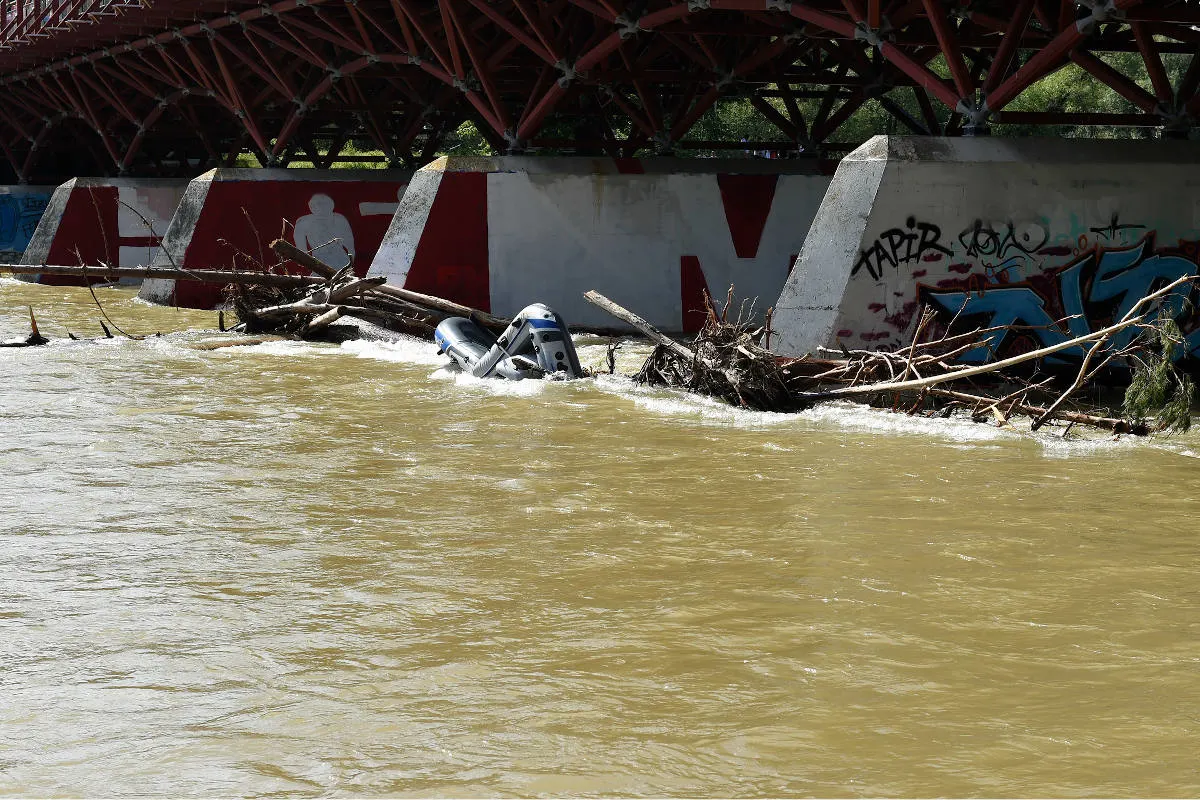 München – Lebensgefahr an der Isar