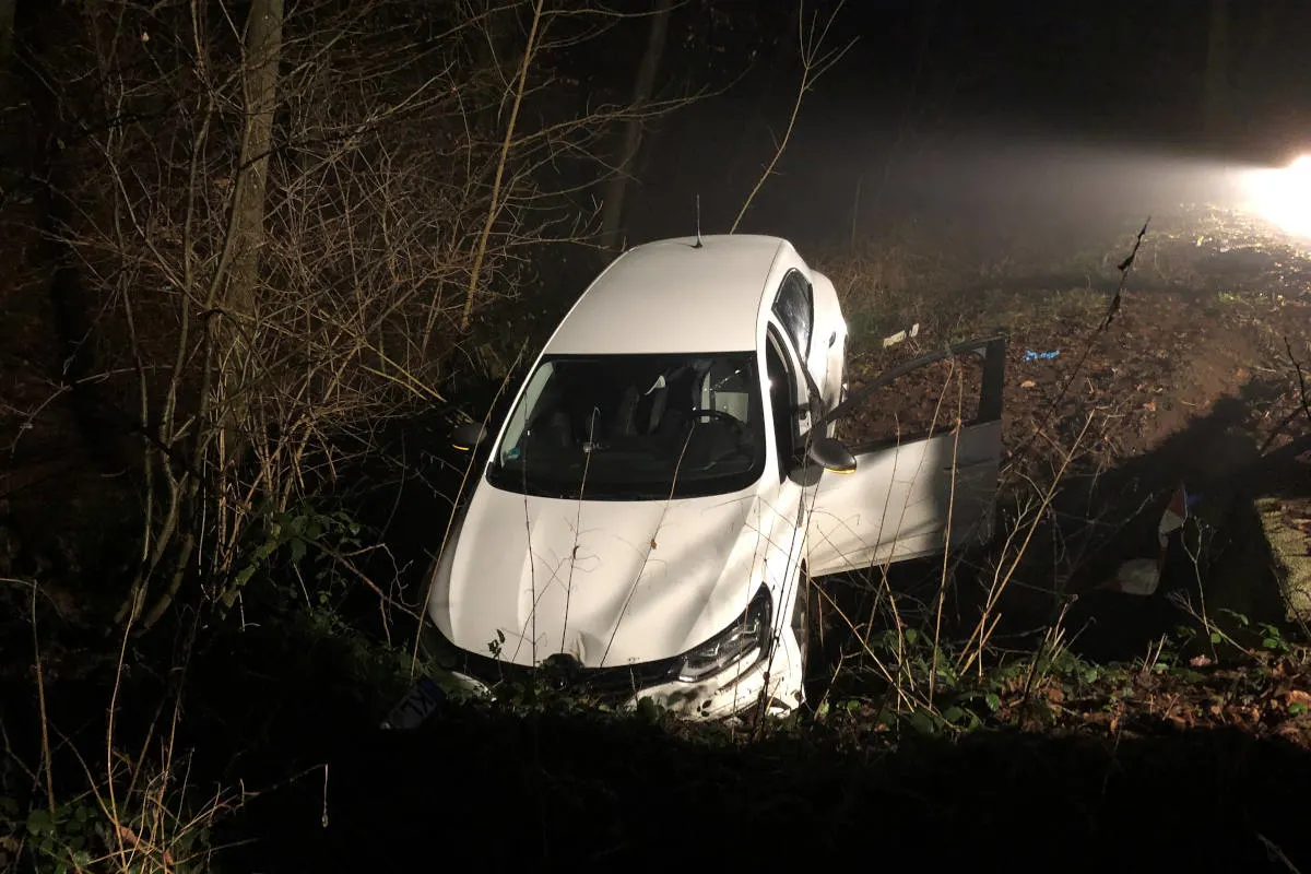 Langwieden – Von der Fahrbahn abgekommen – Autofahrer schwer verletzt