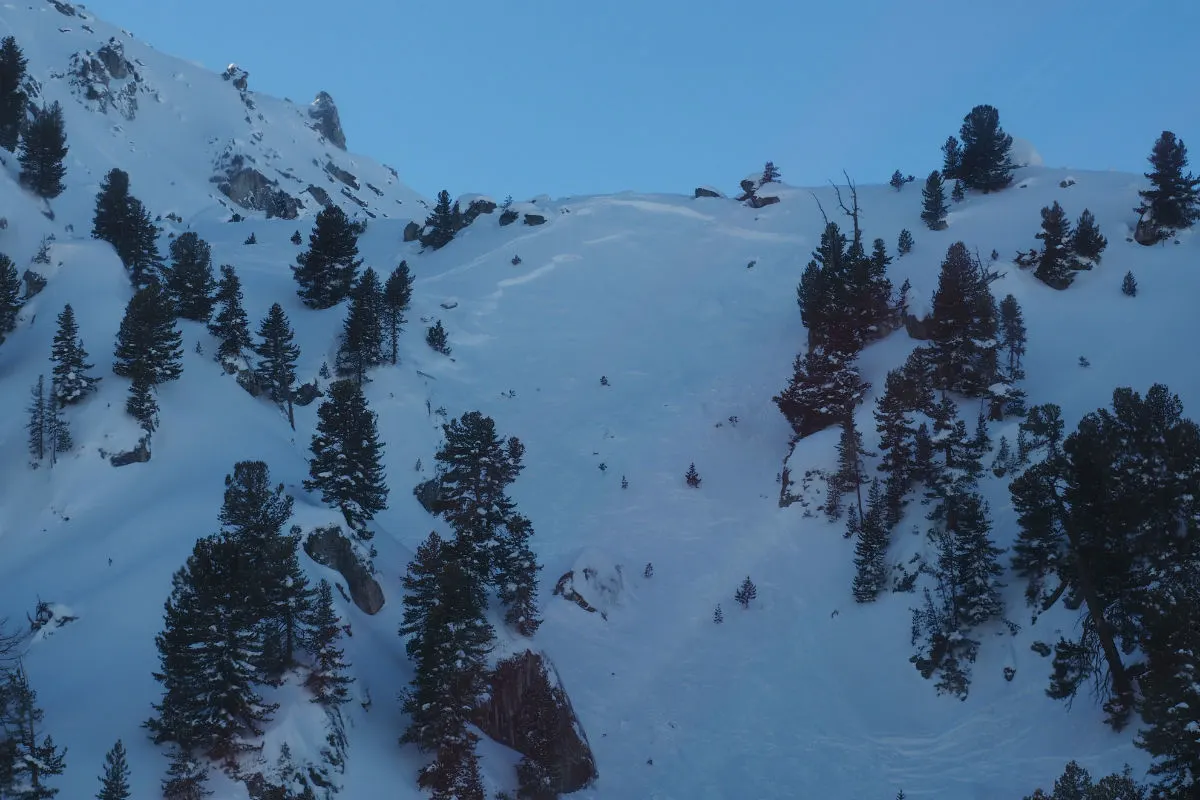 Mont Gond (Nendaz) VS -  Eine Person nach Lawinenniedergang tot