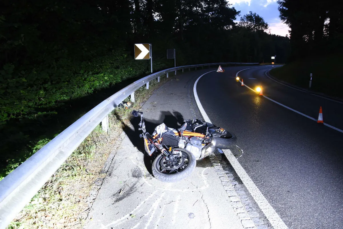 Lömmenschwil SG - Motorradfahrer bei Unfall verletzt