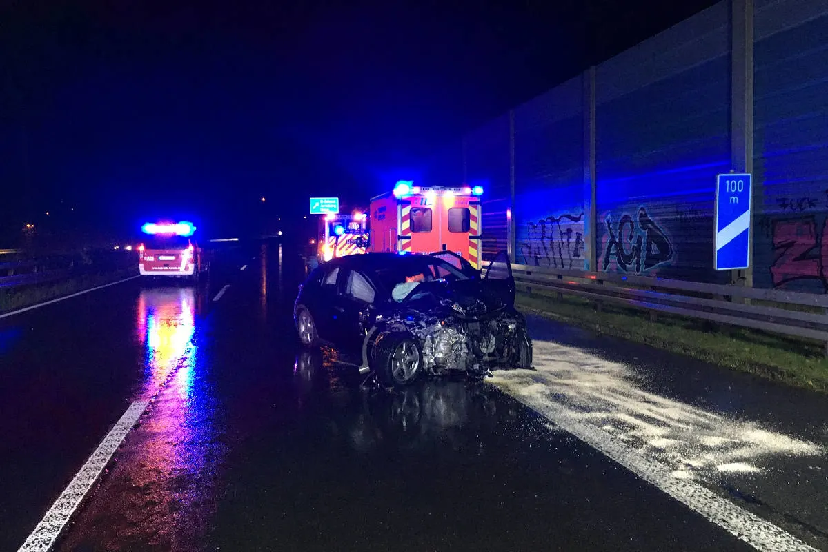 A46 Iserlohn - Verkehrsunfall auf der Autobahn