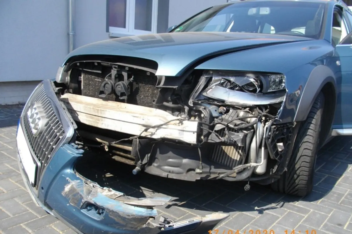 Gotha - Unfall nicht bemerkt?