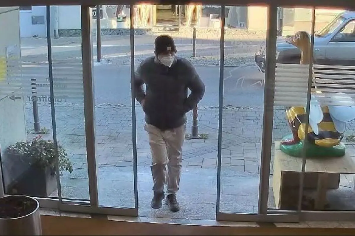 Gänserndorf - Bankomatkarte gestohlen und Geld abgehoben