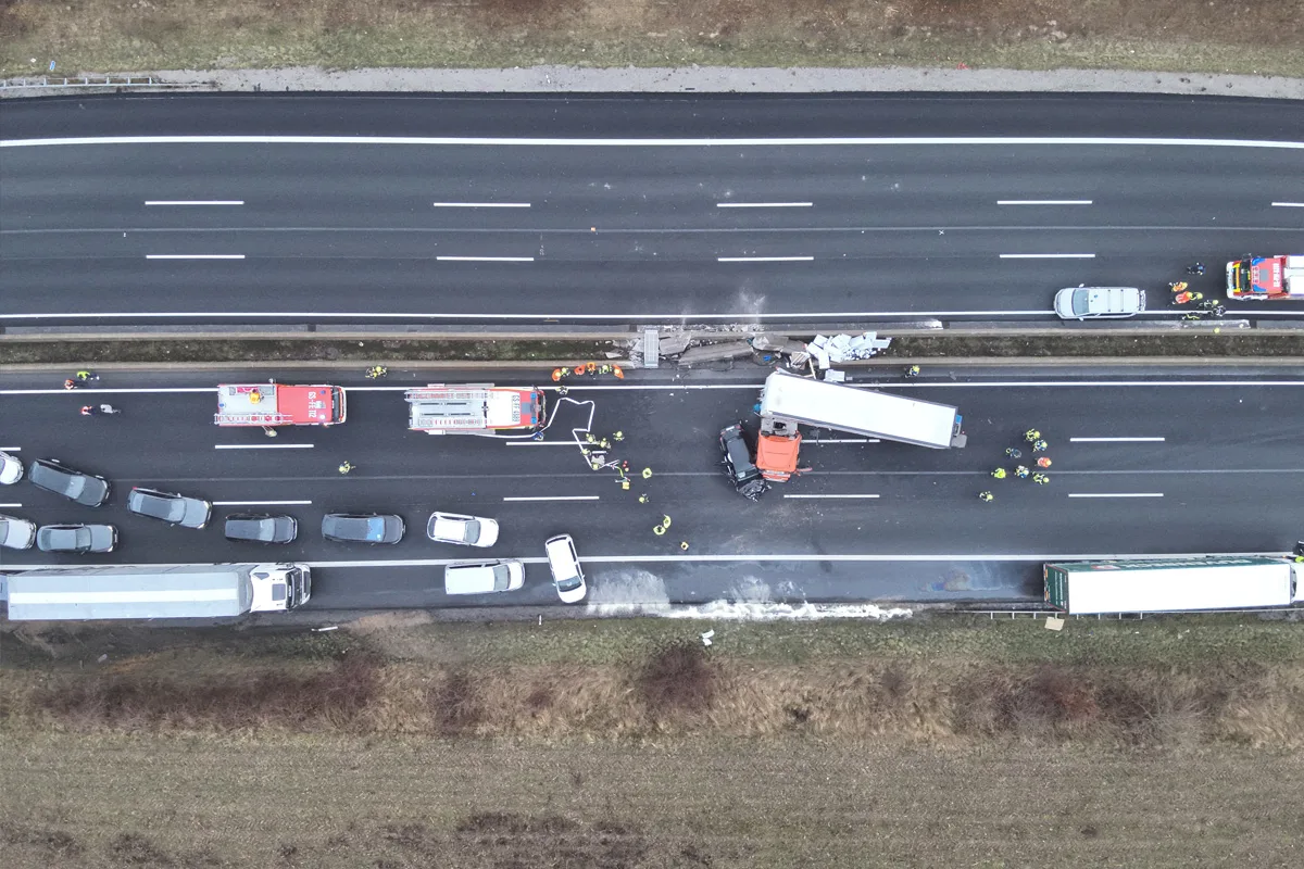 A7 Seesen – Schwerer Unfall mit zwei Lkw und zwei Pkw