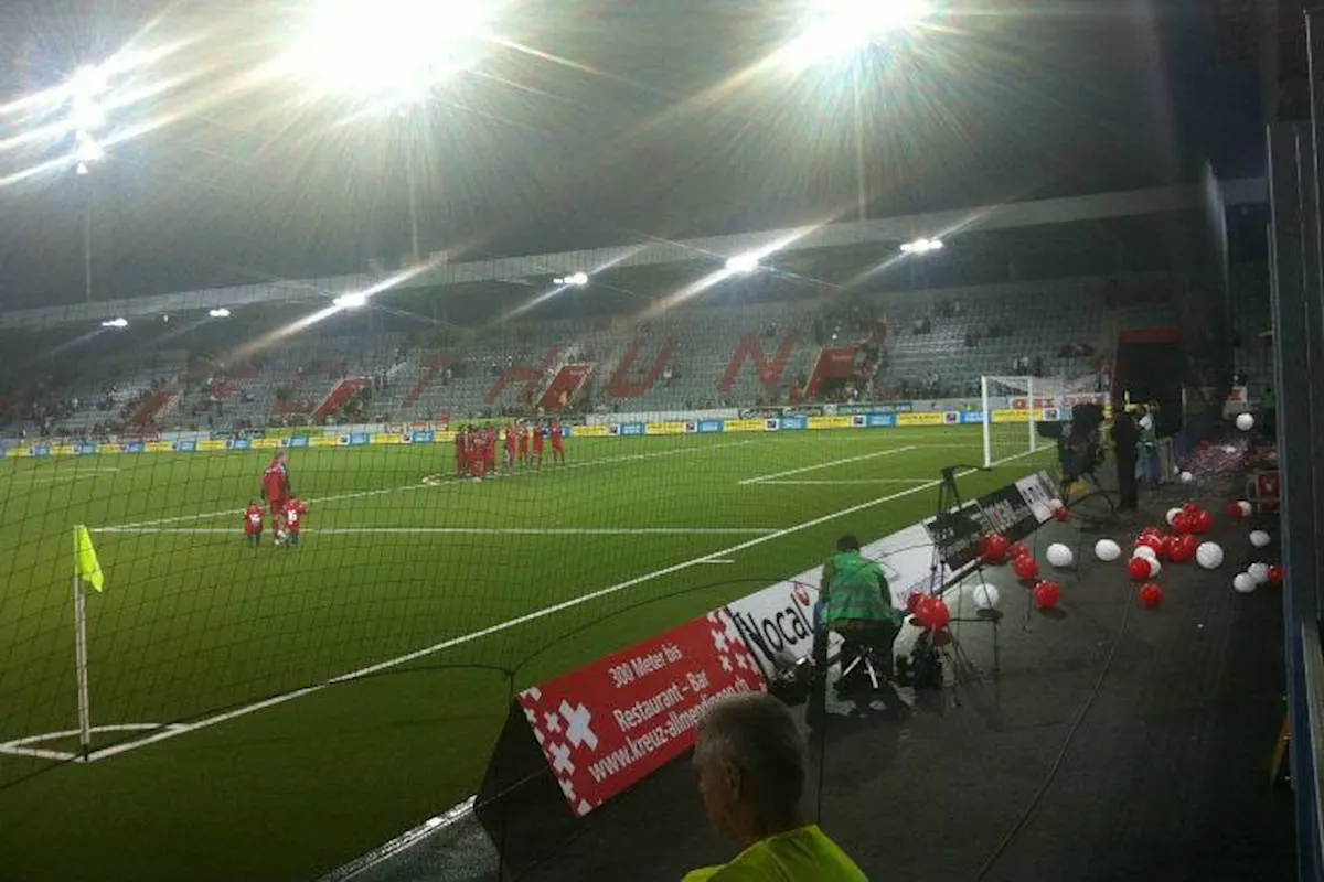 Thun / Spiez BE - Pyrotechnika bei Fussballspiel