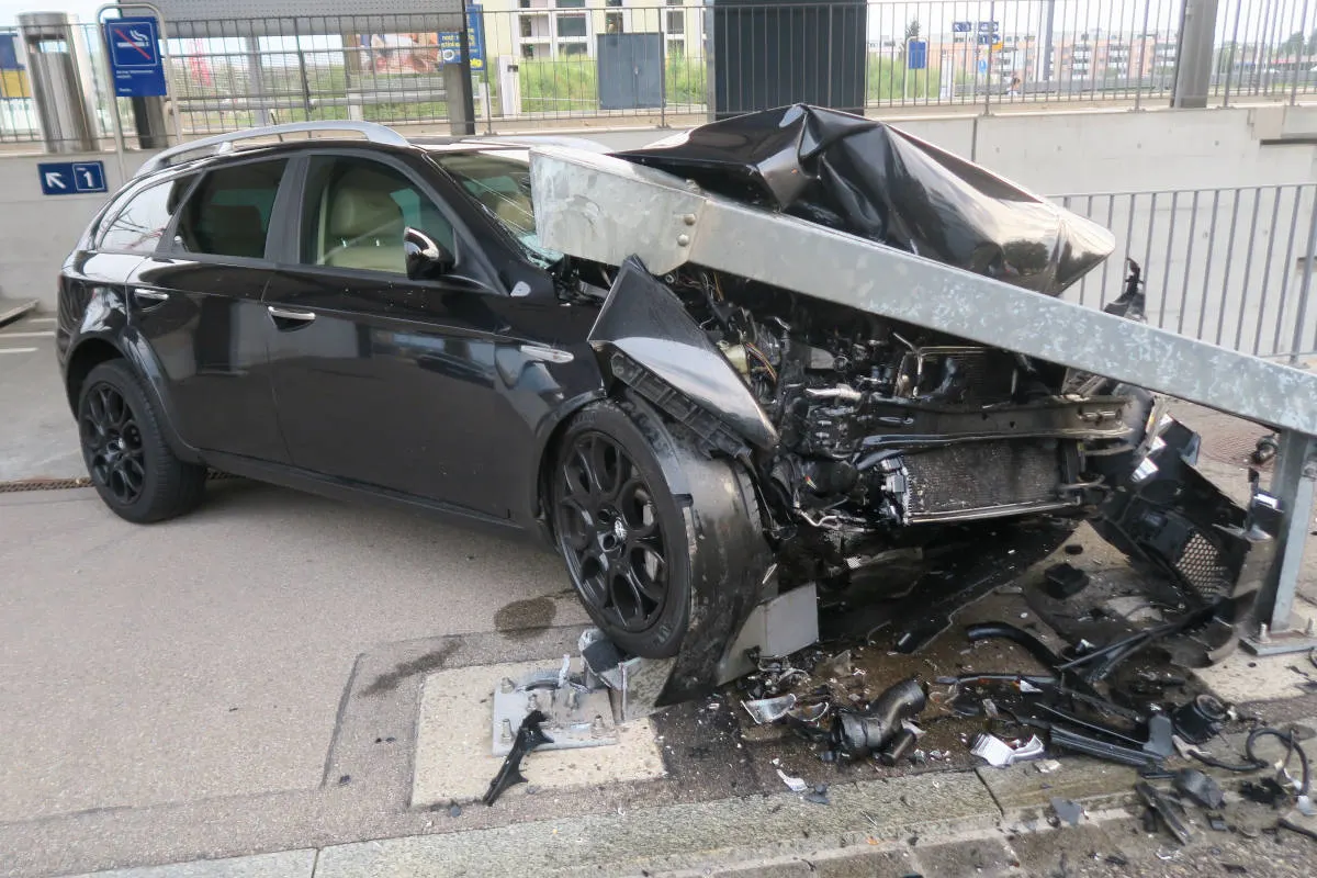 Winterthur ZH – Selbstunfall verursacht hohen Sachschaden