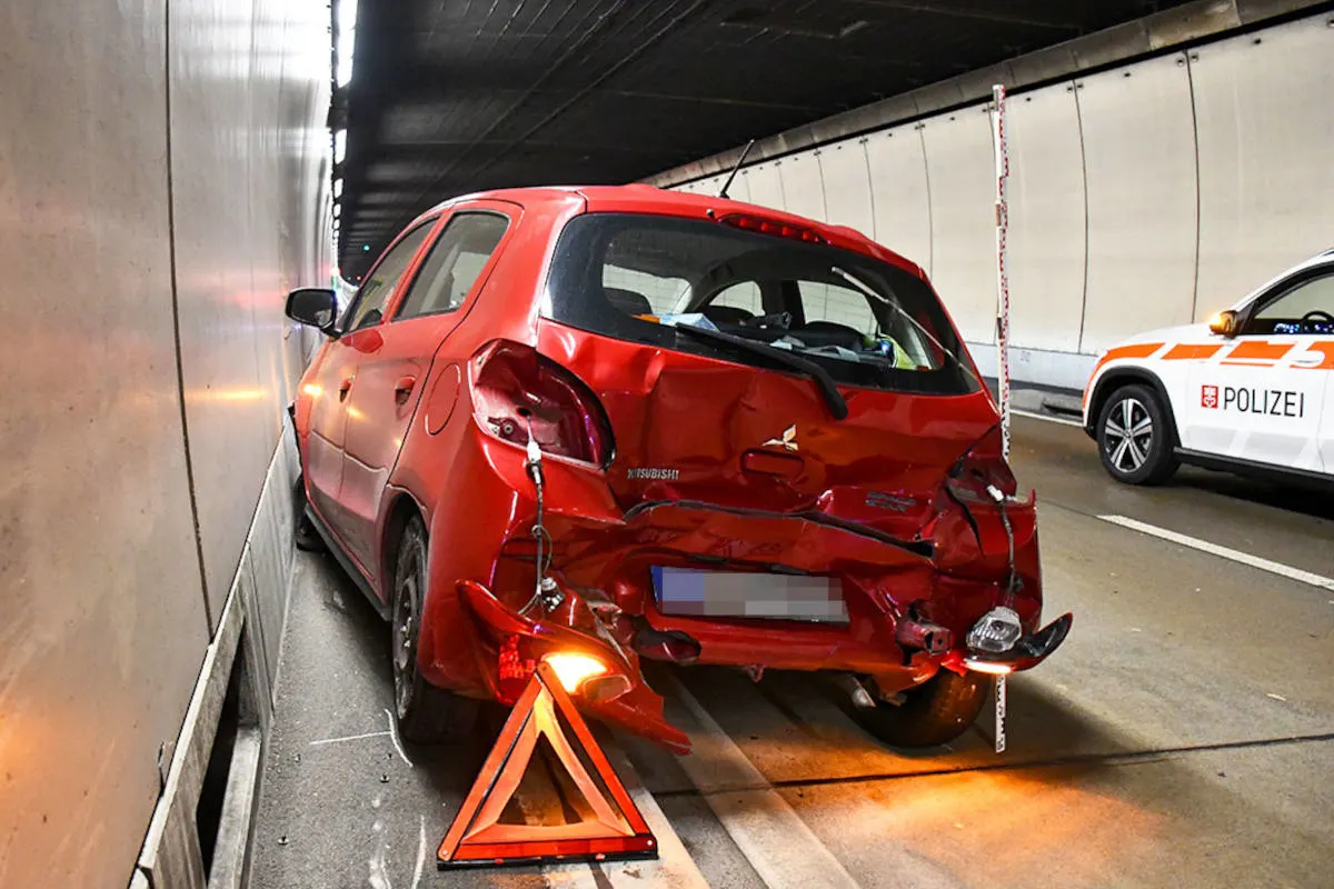 A2 Emmetten NW – Kollision im Seelisbergtunnel fordert verletzte Person und sorgt für langen Stau