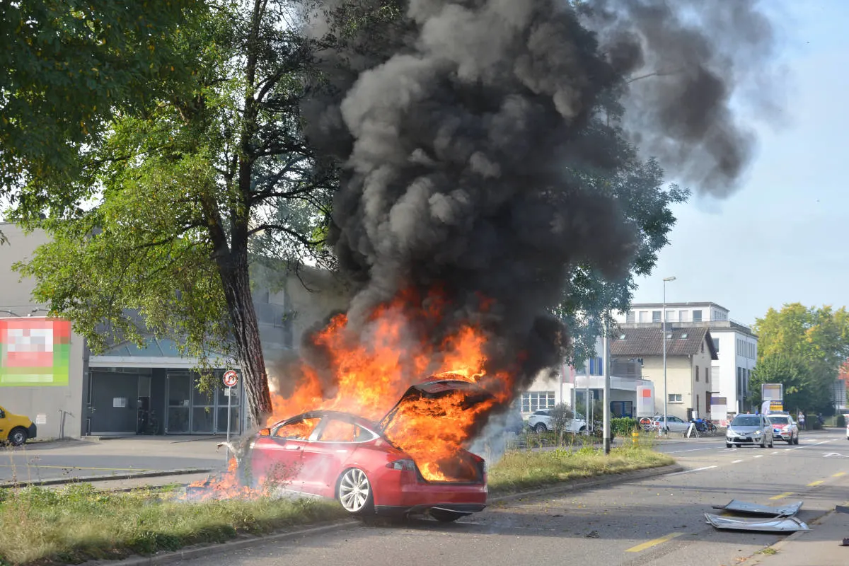 Frauenfeld TG – Autobrand nach Verkehrsunfall
