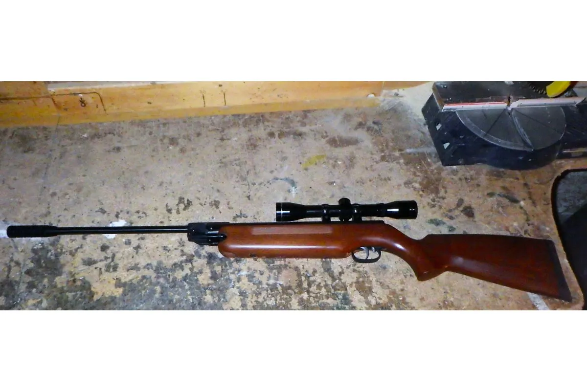 Sprockhövel - Mit Luftgewehr auf Gruppe geschossen
