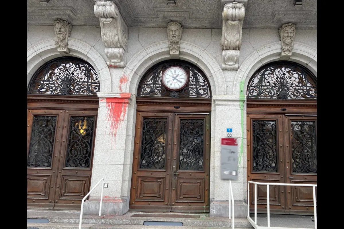 Vandalismus in der Stadt Freiburg – Beschädigung mehrerer Gebäude