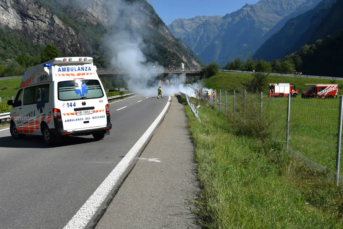 Lostallo GR - Ein getötetes Kind und zwei Verletzte bei Selbstunfall